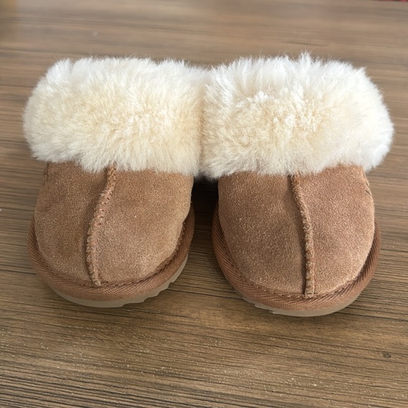UGG Kids' Cozy II Suede Slip-On Slippers Toddler Size 10 Chestnut - Picture 7 of 11